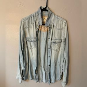 AE Vintage Boyfriend Jean Shirt (M)